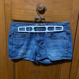 Shorty SO jean shorts size 3!!